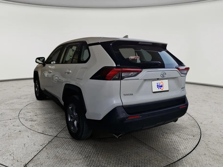 تويوتا راف فور LE 2022 