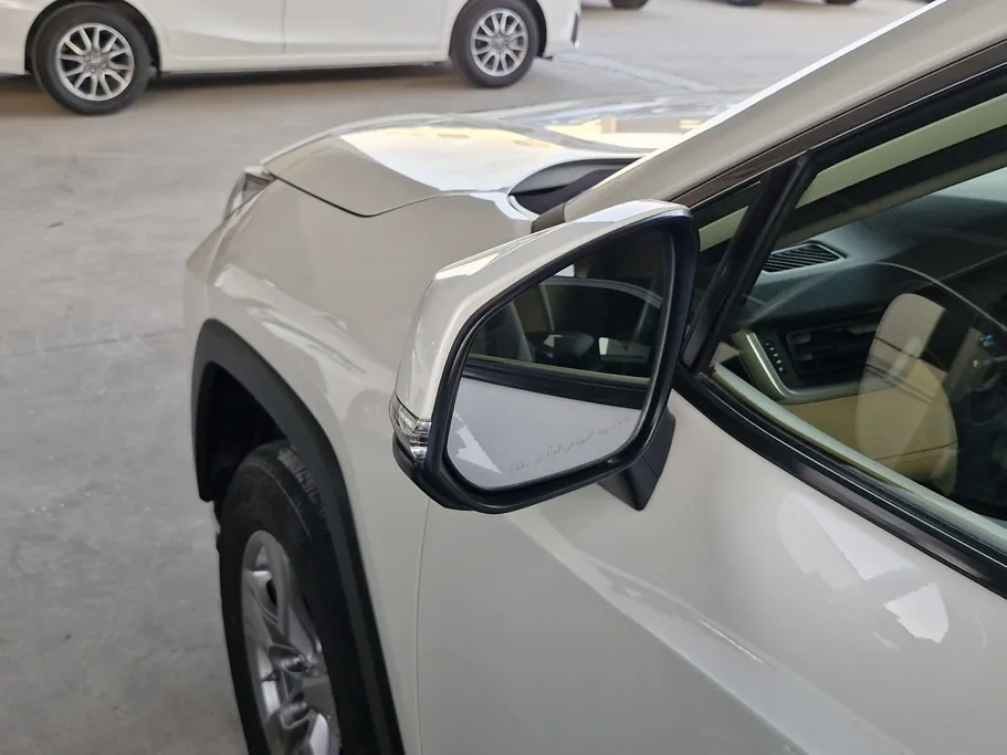 تويوتا راف فور LE 2022 