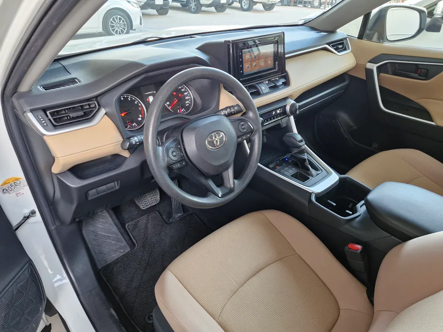 تويوتا راف فور LE 2022 