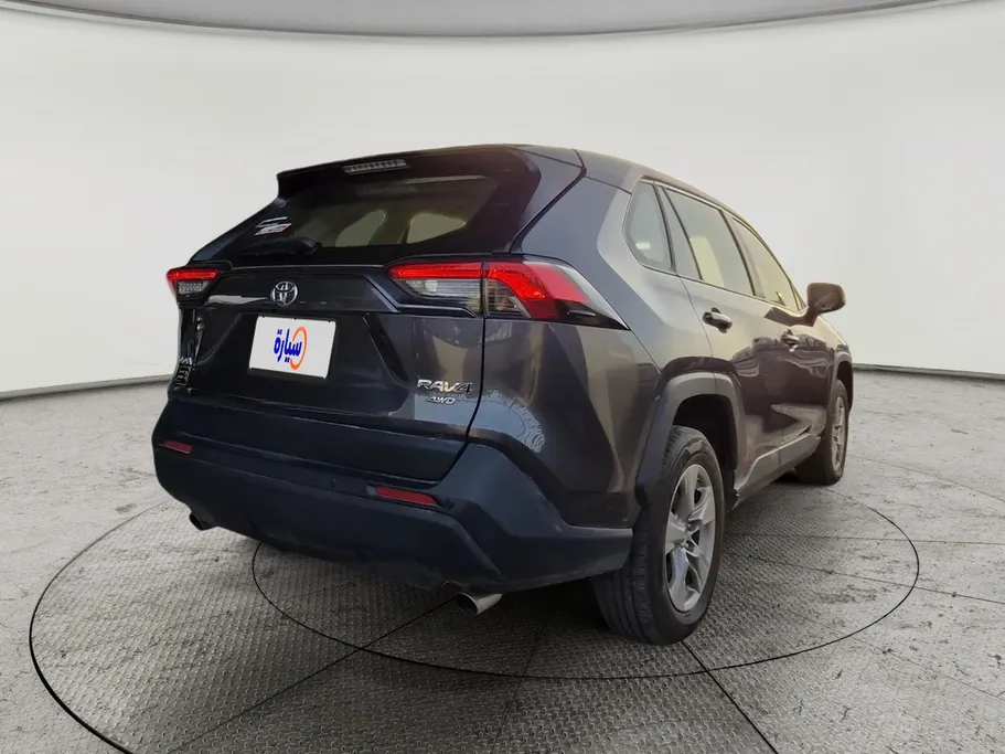 تويوتا راف فور LE 2023 