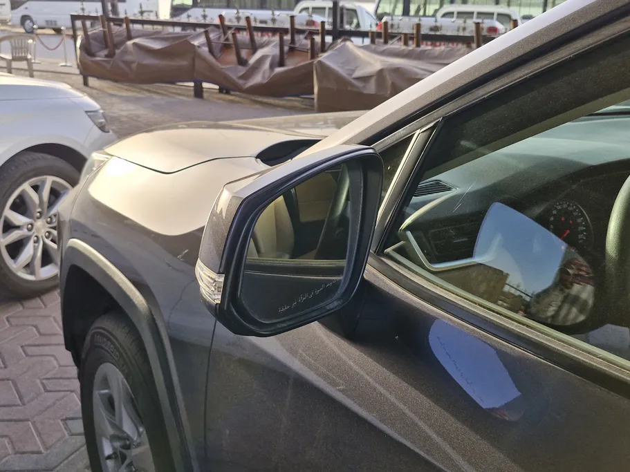 تويوتا راف فور LE 2023 