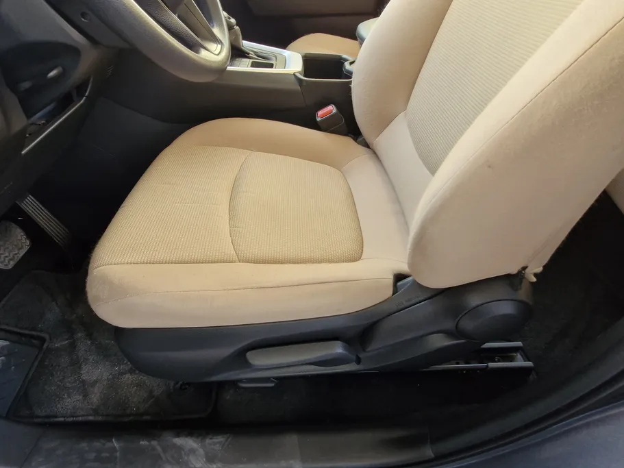 تويوتا راف فور LE 2023 