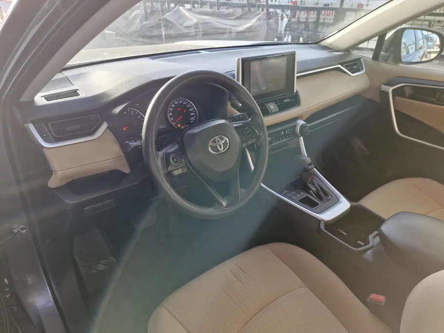 تويوتا راف فور LE 2023 