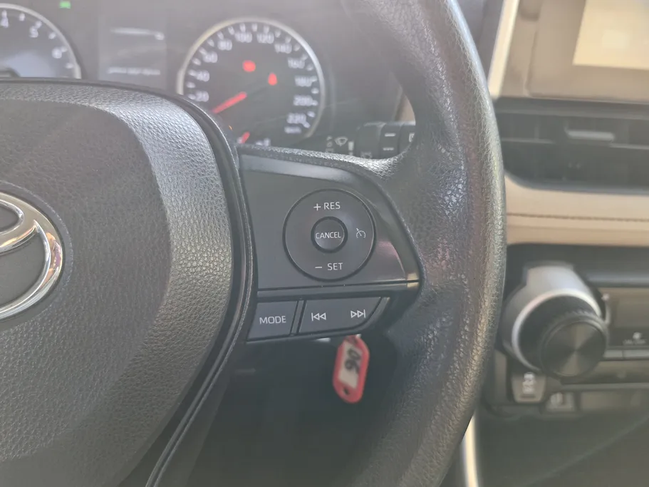 تويوتا راف فور LE 2023 