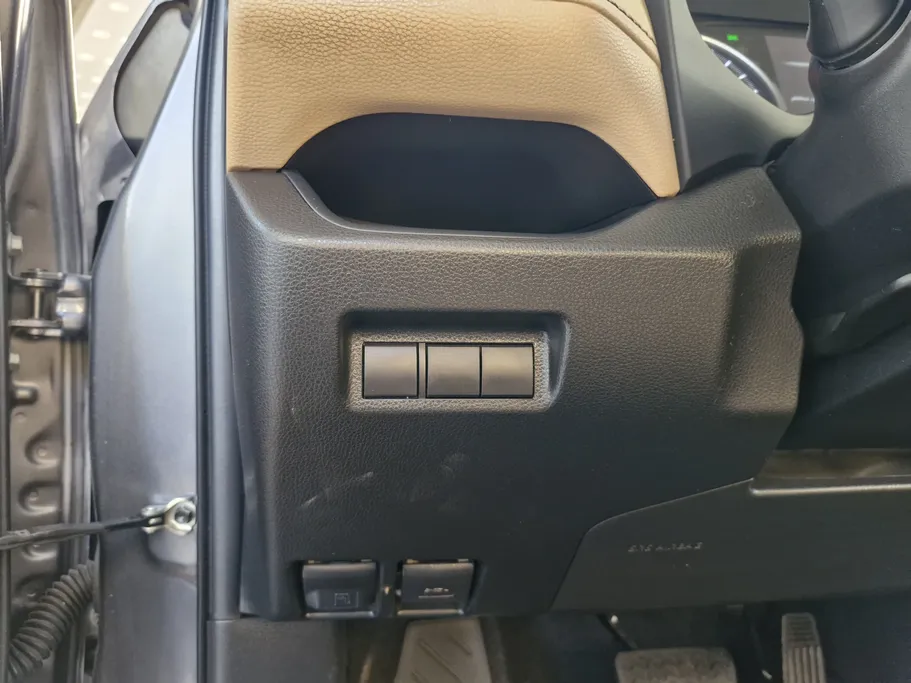 تويوتا راف فور LE 2023 