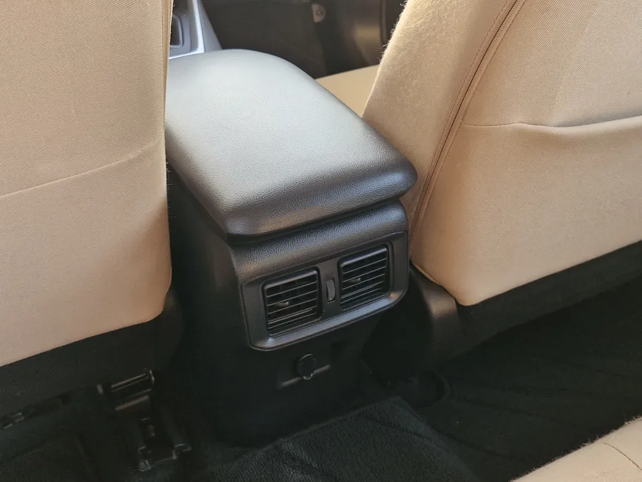 تويوتا راف فور LE 2023 