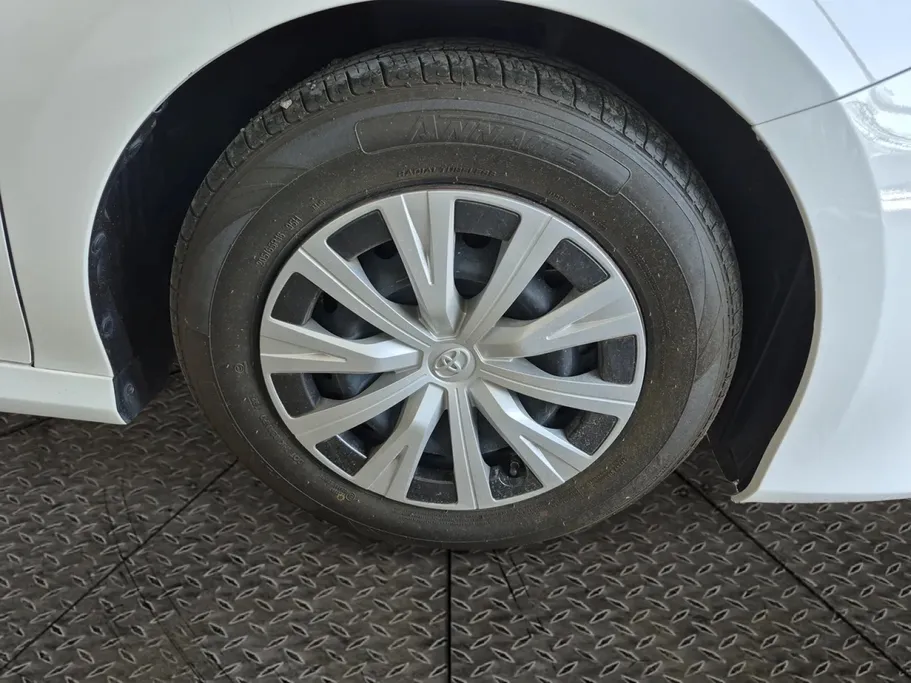 تويوتا كامري LE 2024 