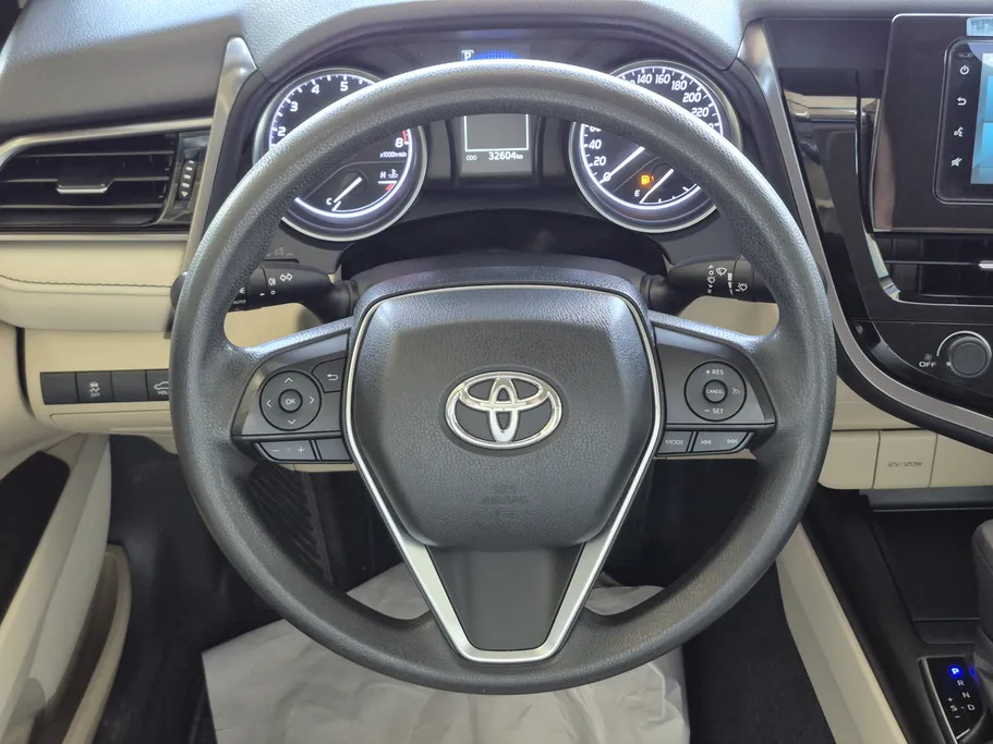 تويوتا كامري LE 2024 