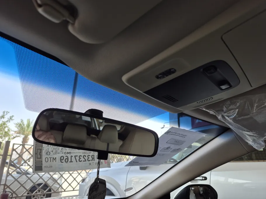 تويوتا كامري LE 2024 