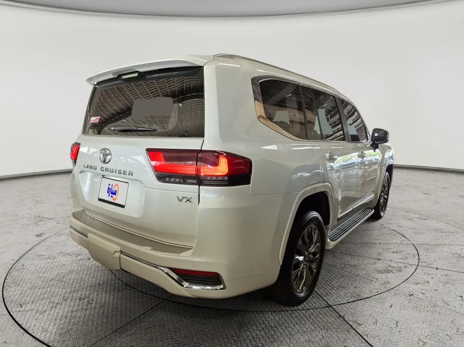 تويوتا لاندكروزر VX 2024 