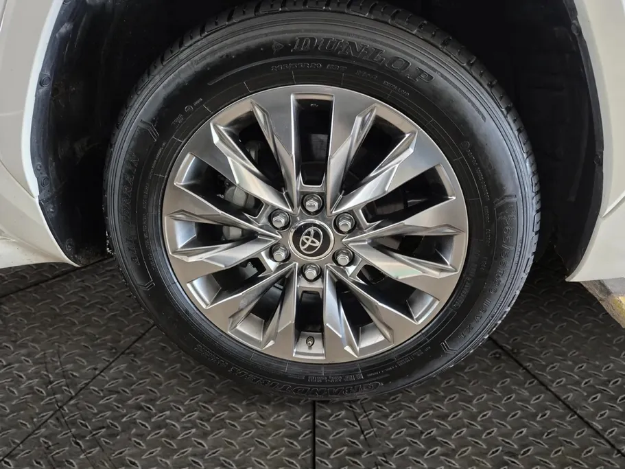 تويوتا لاندكروزر VX 2024 