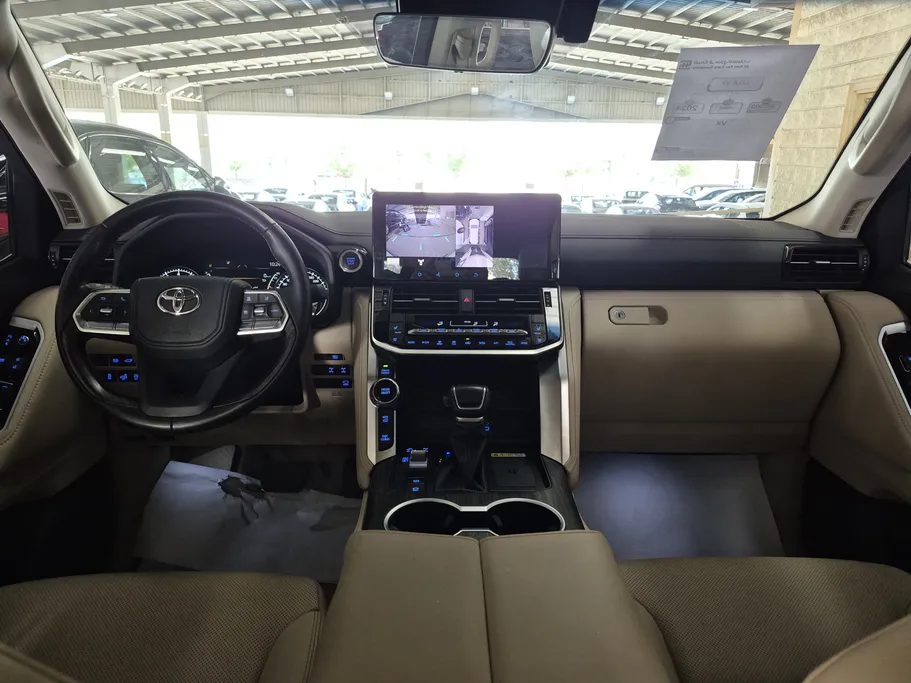 تويوتا لاندكروزر VX 2024 