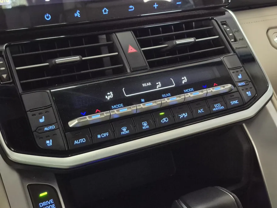 تويوتا لاندكروزر VX 2024 