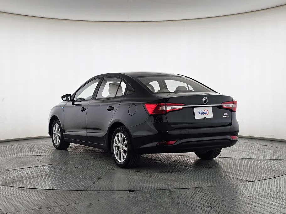 ام جي 5 STD 2023 