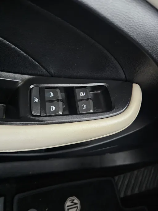 ام جي 5 STD 2023 