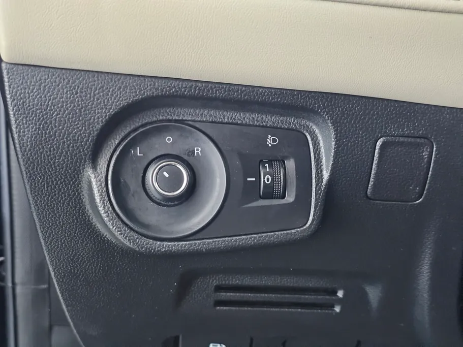 ام جي 5 STD 2023 