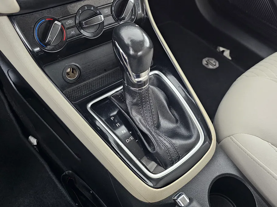 ام جي 5 STD 2023 