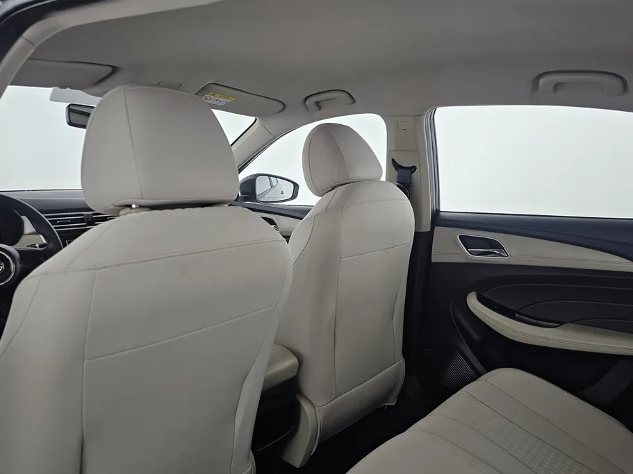 ام جي 5 STD 2023 