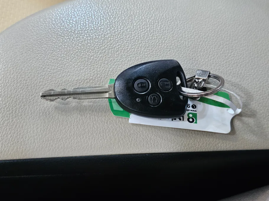 2024 Toyota Yaris  Y 