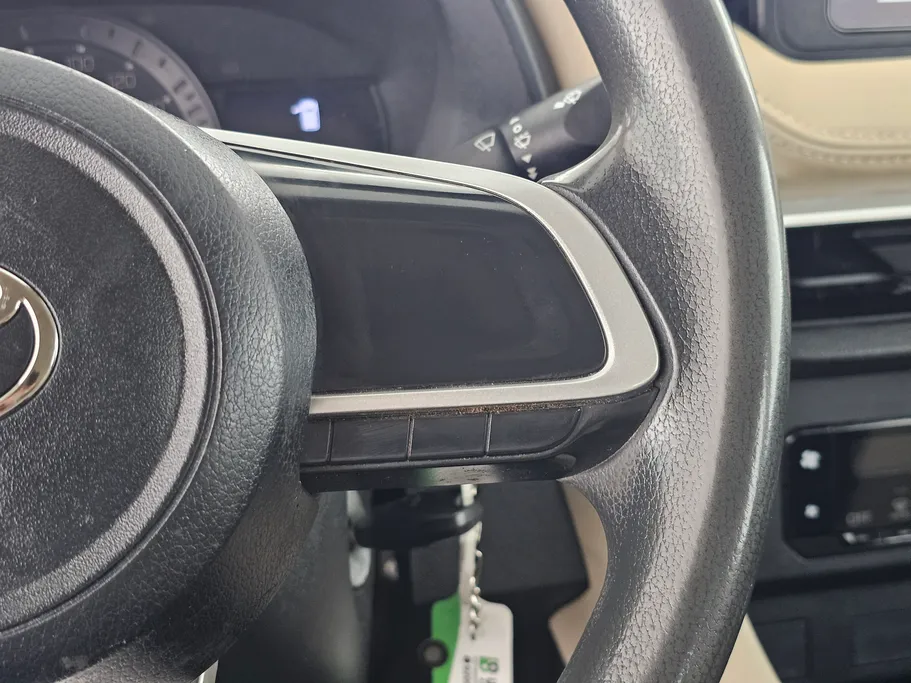 2024 Toyota Yaris  Y 