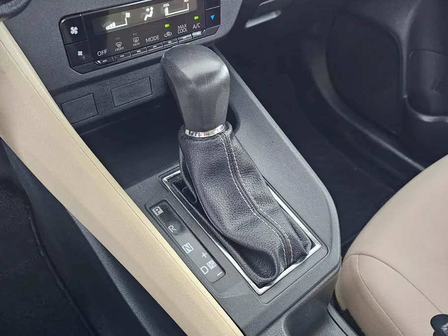 2024 Toyota Yaris  Y 