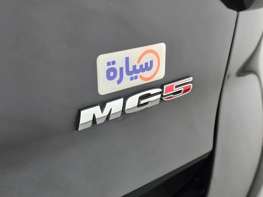 2022 MG 5 STD 