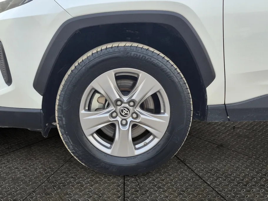 2023 Toyota RAV4 LE HEV 