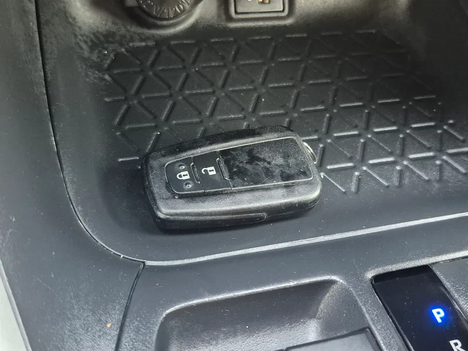 2023 Toyota RAV4 LE HEV 