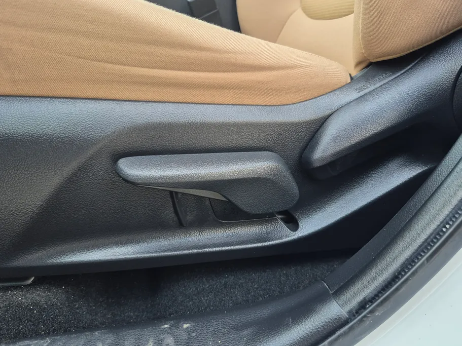 2023 Toyota RAV4 LE HEV 