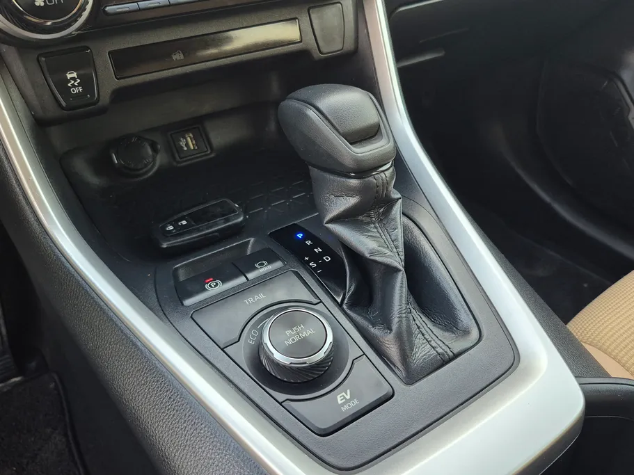 2023 Toyota RAV4 LE HEV 