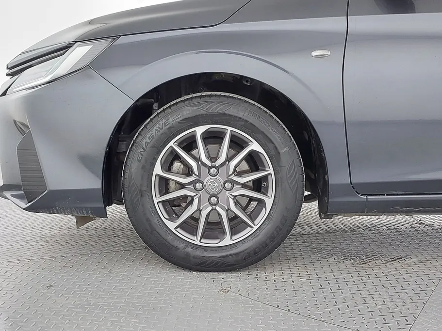 2023 Toyota Yaris  Y 