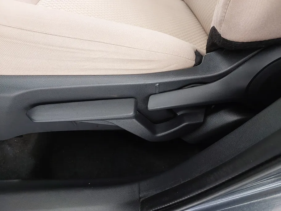 2023 Toyota Yaris  Y 