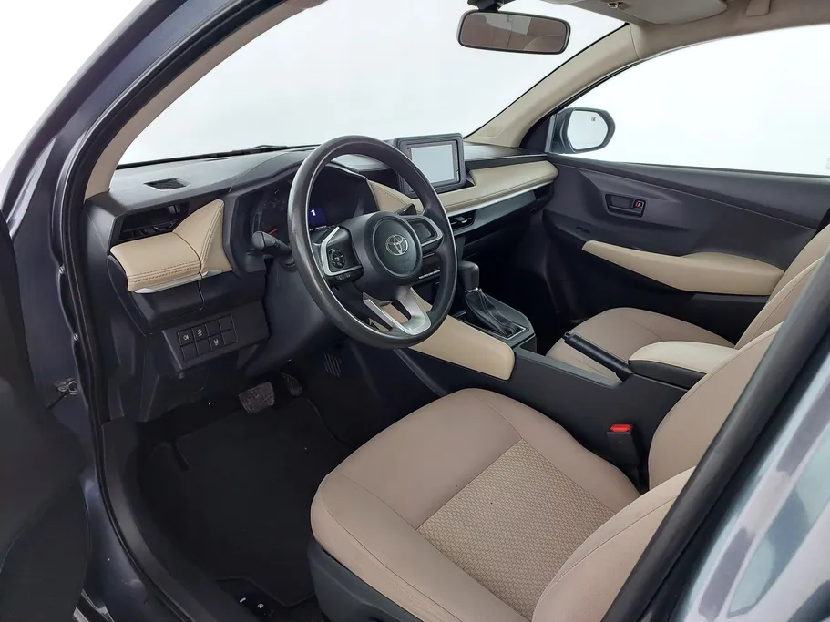 2023 Toyota Yaris  Y 