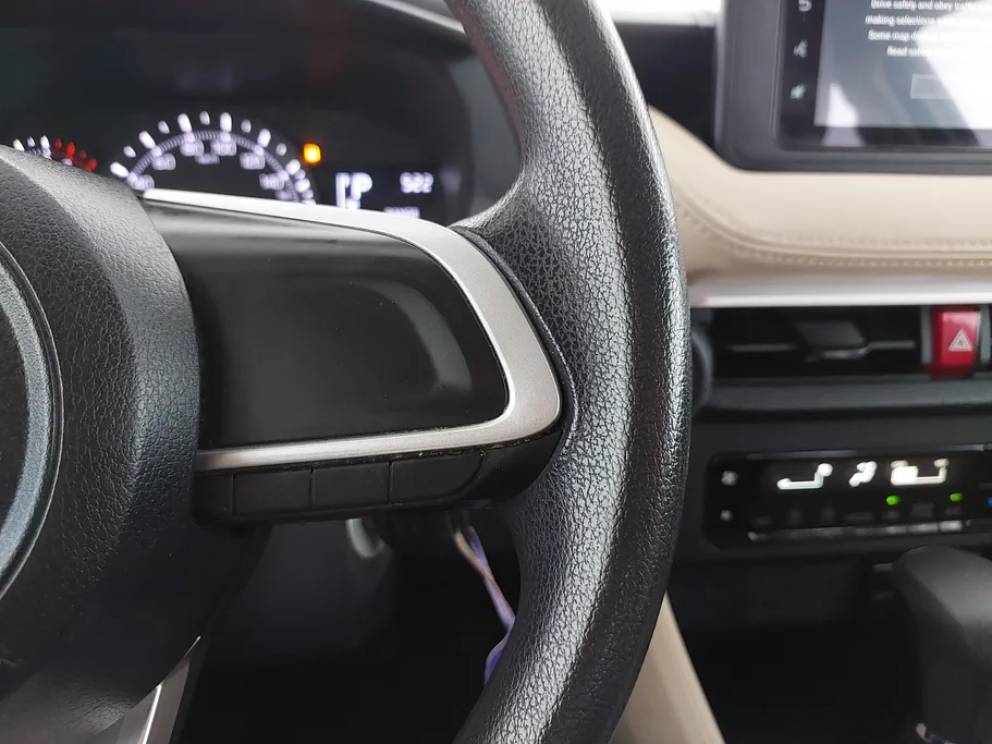 2023 Toyota Yaris  Y 