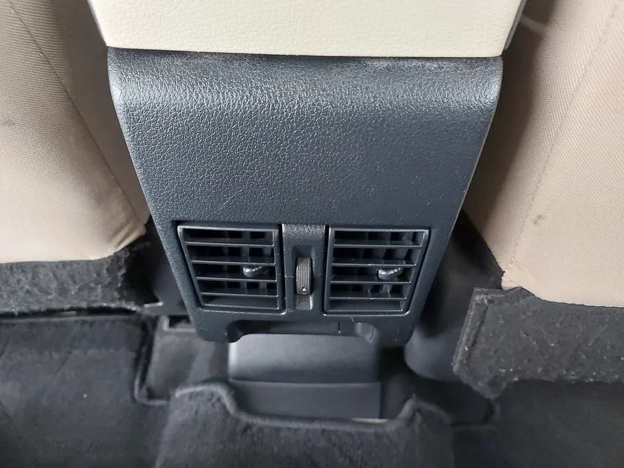 2023 Toyota Yaris  Y 