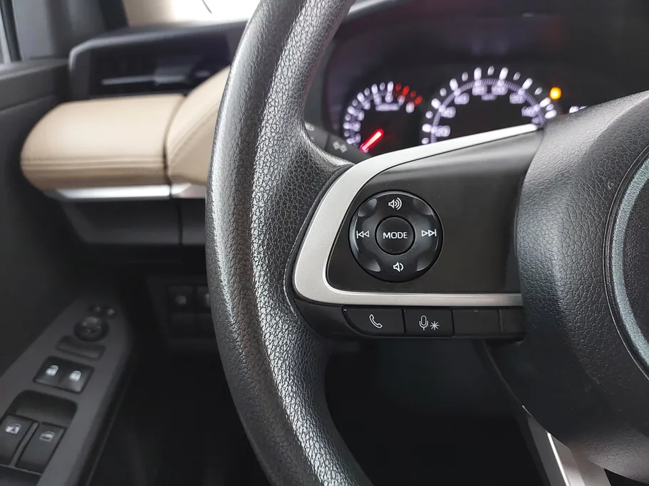 2023 Toyota Yaris  Y 