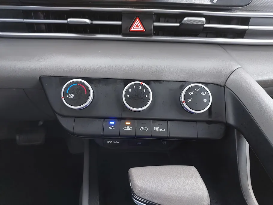 2024 Hyundai Elantra Fleet 