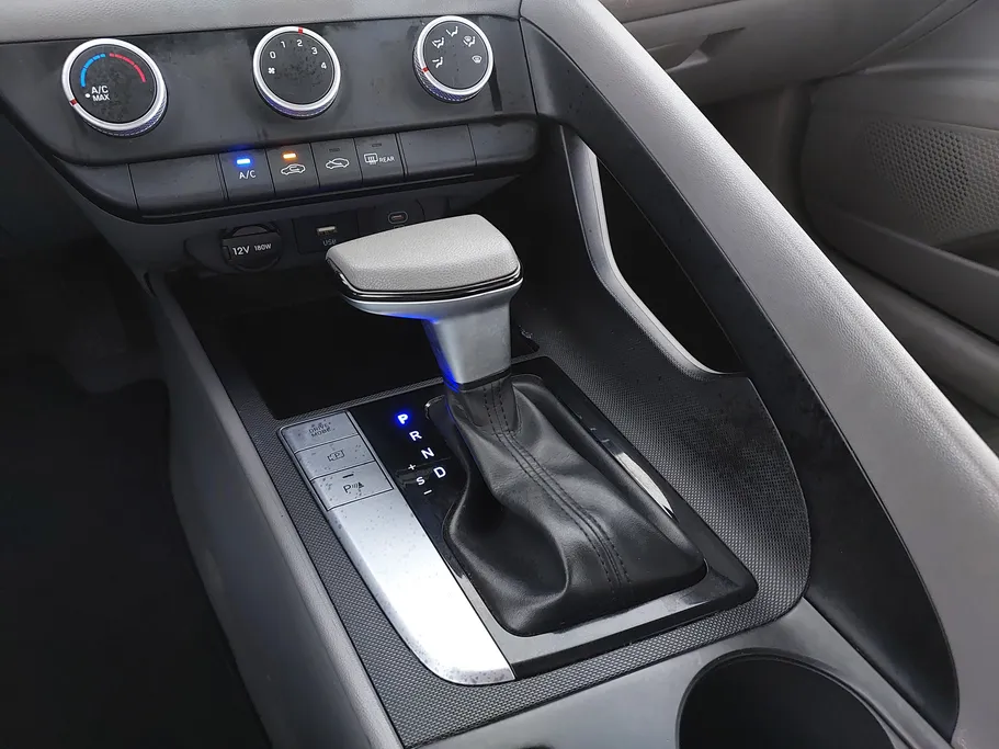 2024 Hyundai Elantra Fleet 