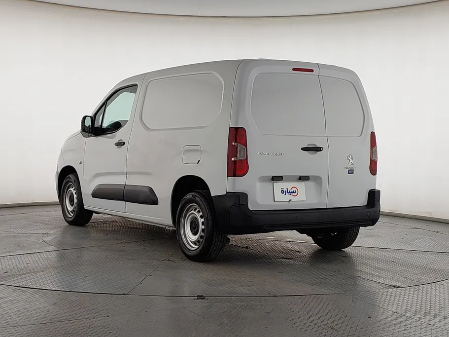 2023 Peugeot Partner Short van 
