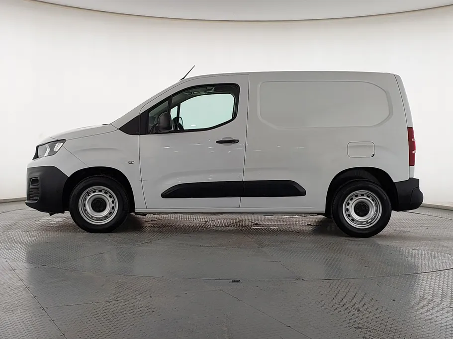 2023 Peugeot Partner Short van 