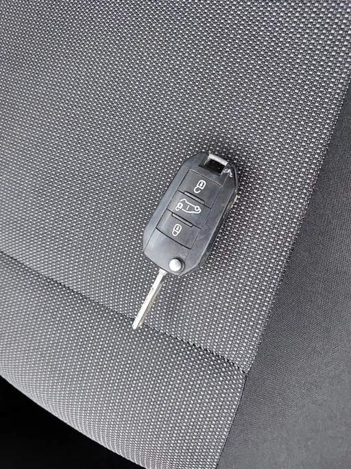 2023 Peugeot Partner Short van 