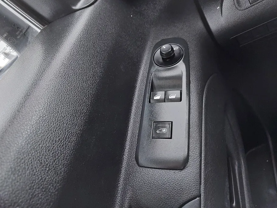 2023 Peugeot Partner Short van 