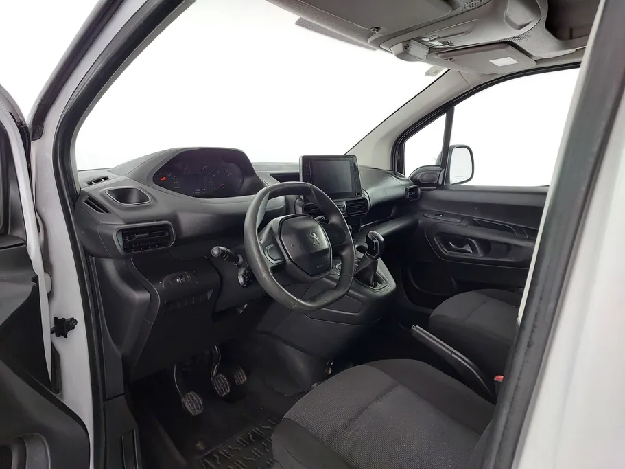 2023 Peugeot Partner Short van 