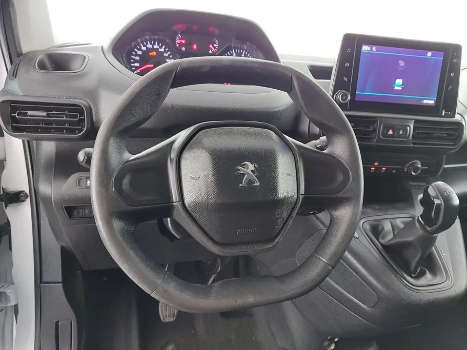 2023 Peugeot Partner Short van 