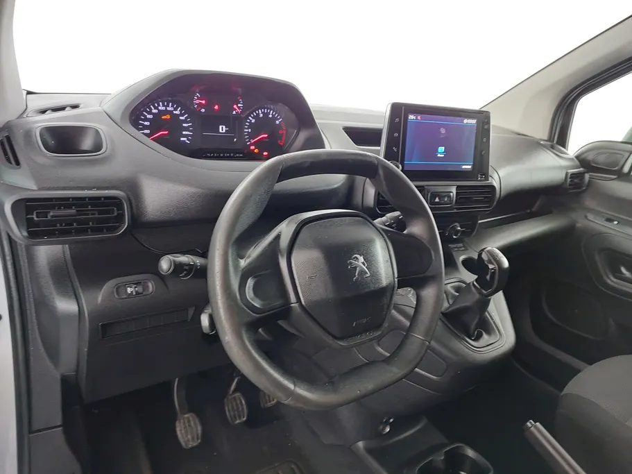 2023 Peugeot Partner Short van 