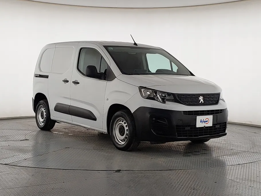 2023 Peugeot Partner Short van 