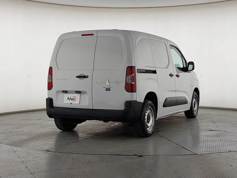 2023 Peugeot Partner Short van 