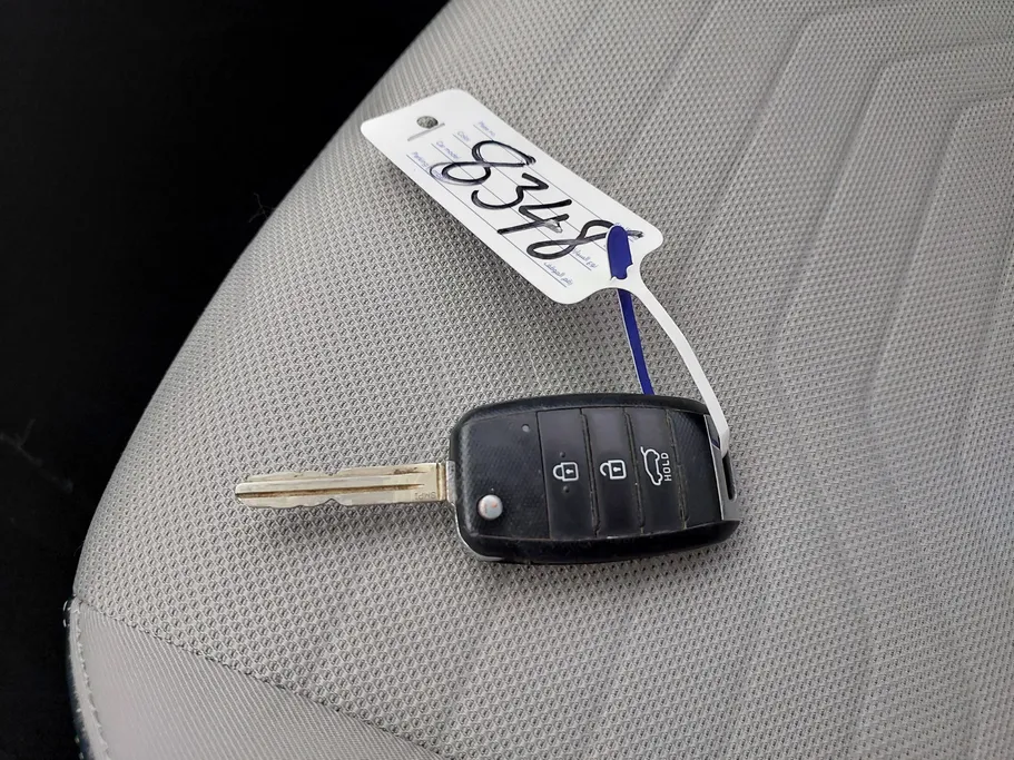 2022 كيا SONET LX 