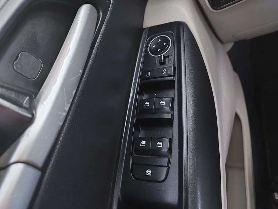 2022 كيا SONET LX 