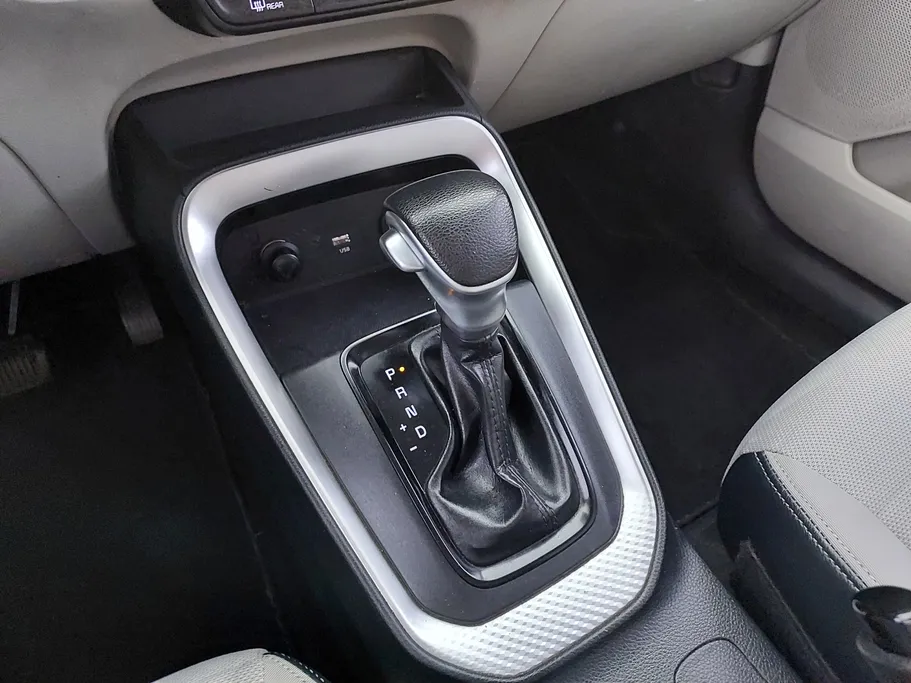 2022 كيا SONET LX 